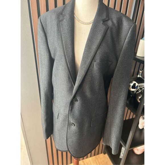 H&M men’s gray blazer with black accent around the collar size 40R - Picture 1 of 7